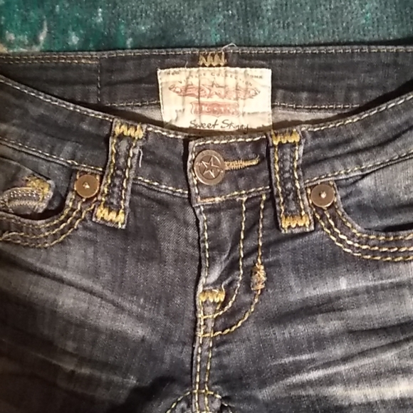 Jeans - Picture 3 of 3